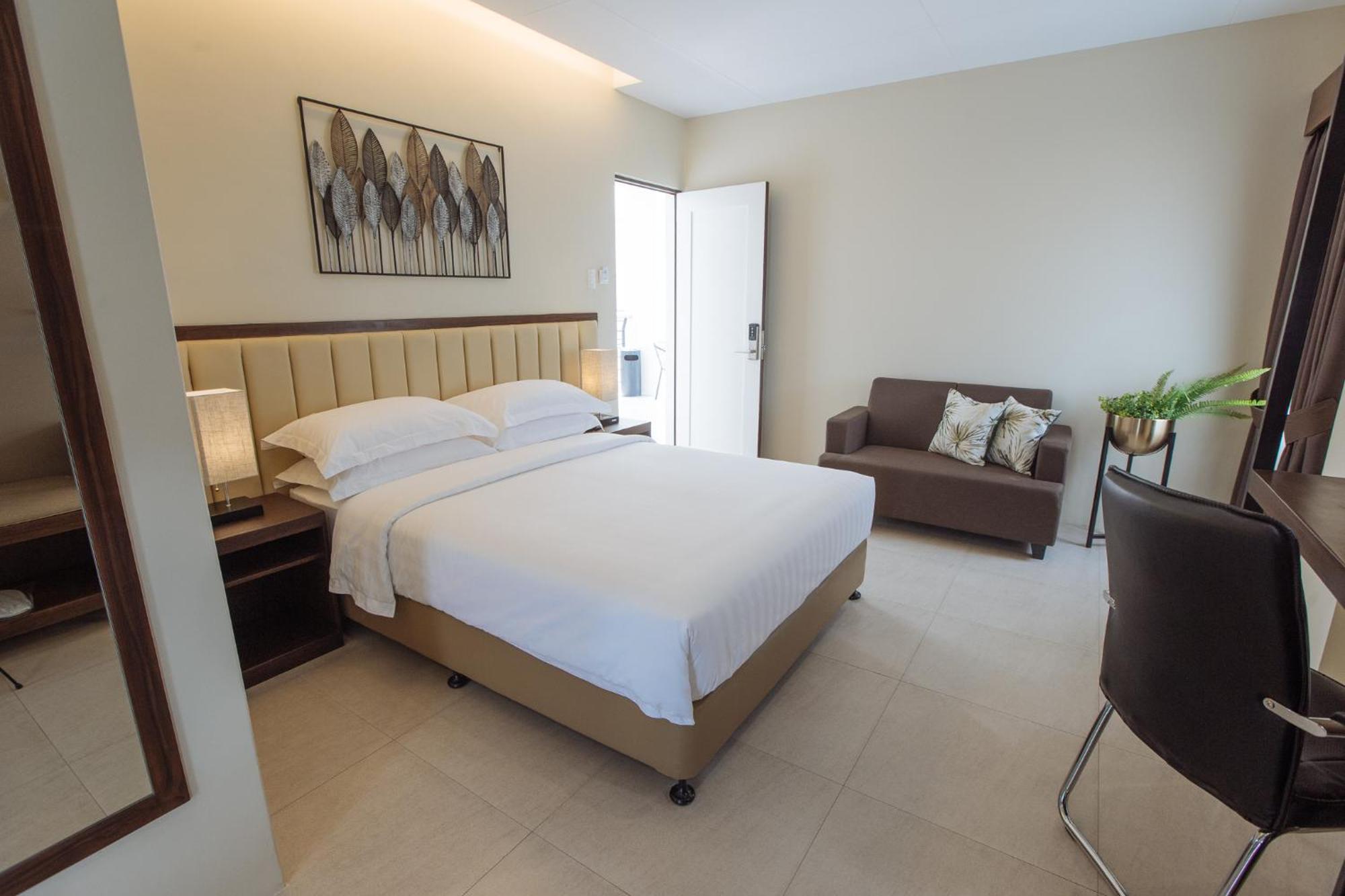 Rovira Suites Dumaguete City Zewnętrze zdjęcie